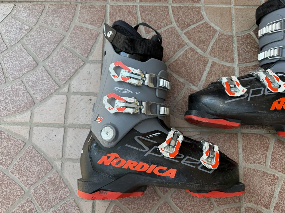 41 es Nordica Speedmachine J4 sícipő használt 41 es Nordica Speedmachine J4 síbakancs 20.000 Ft 