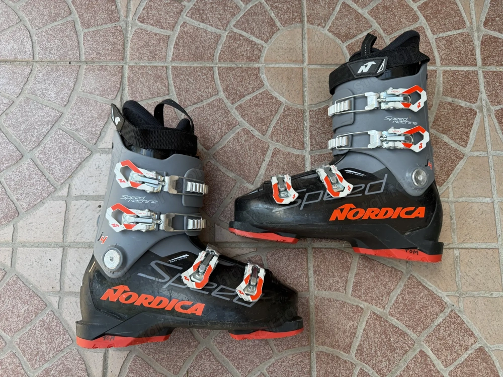 41 es Nordica Speedmachine J4 sícipő használt 41 es Nordica Speedmachine J4 síbakancs 20.000 Ft 