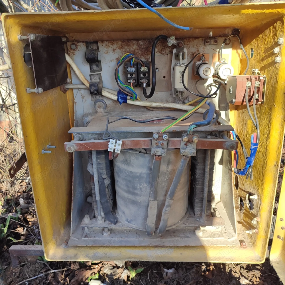 Biztonsági világításra használt kalocsa tip. 24 V Transzformátor 4000 VA 