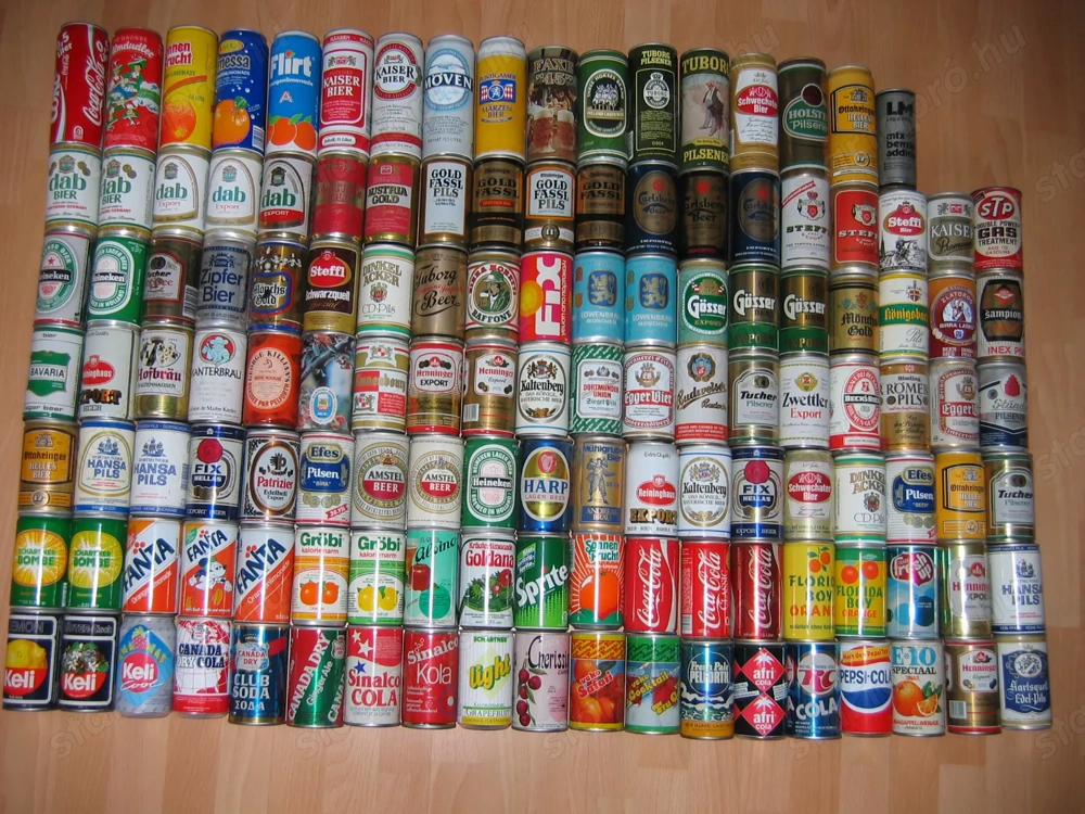 Régi sörös és üdítős dobozok eladók.