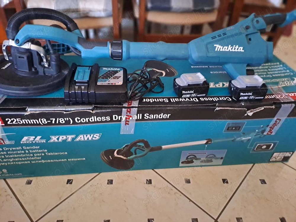 Makita  DSL801-es típusú falcsiszológép. 