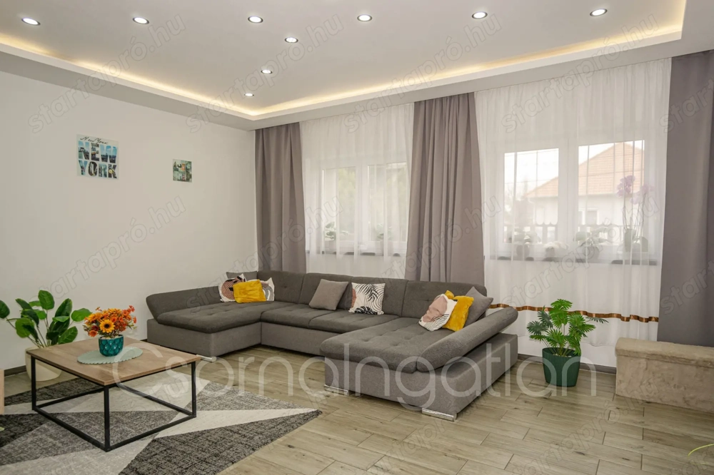 Csorna - Újszerű családi ház ELADÓ