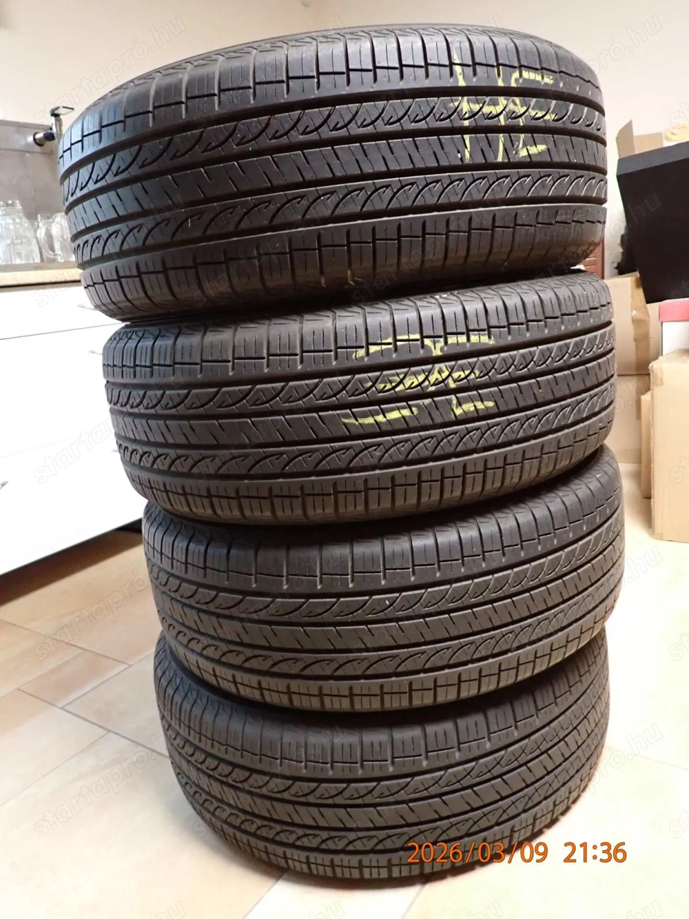 4db Yokohama 235 55R19 101V gumi