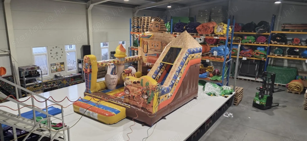 Eladó Fáraó Csúszdás Ugráló