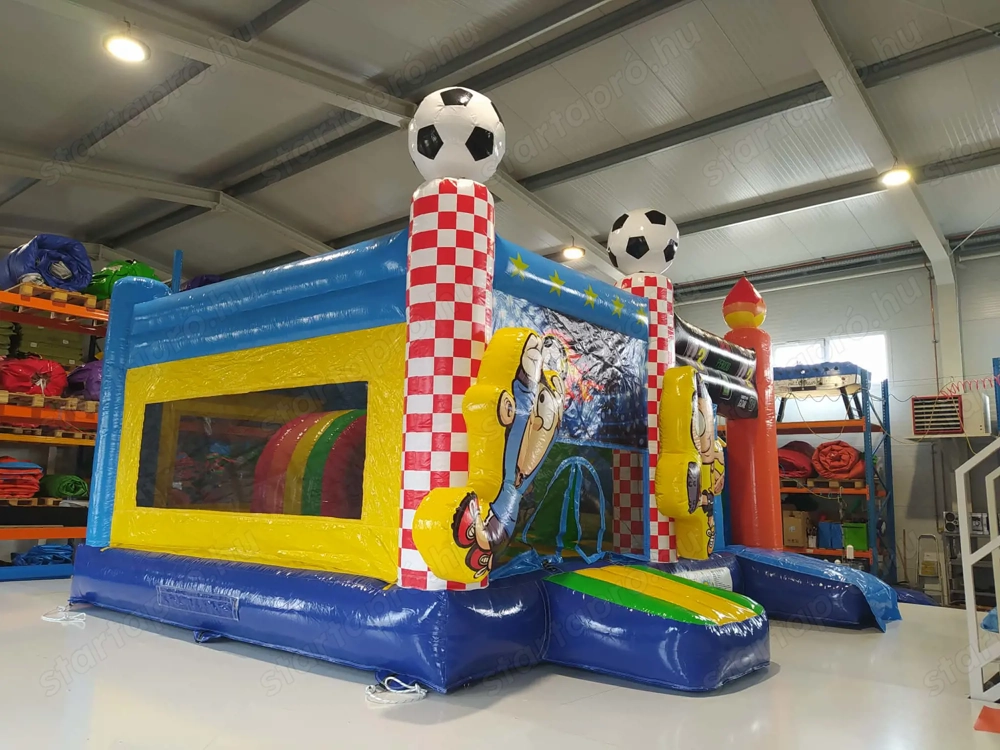 Eladó Nagy Foci Csúszdás Ugráló