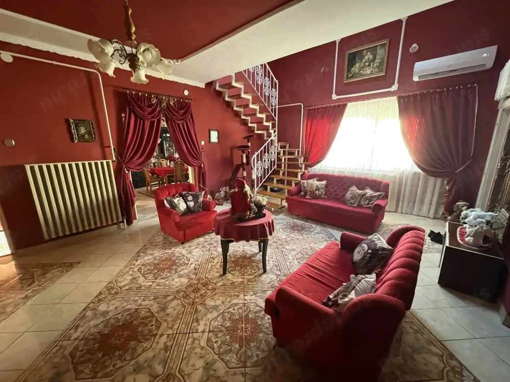 Nyíregyháza-Oros kedvelt utcájában, nappali+4 szobás szintes ház eladó!