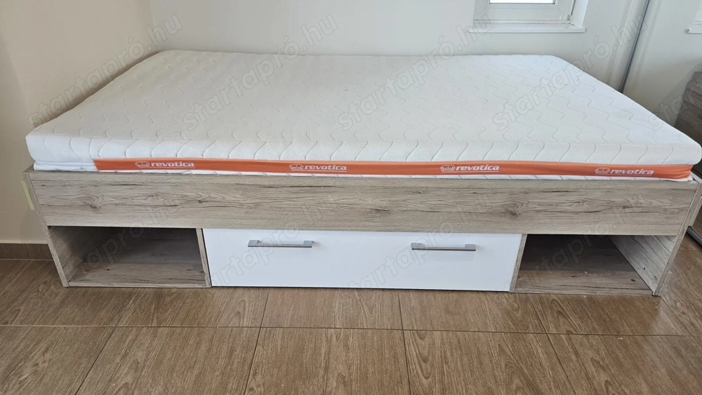 Eladó ágykeret kihúzható fiókkal, nagy tárolóval, 200*120-as matraccal