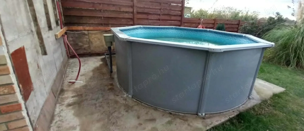 Eladó index medence