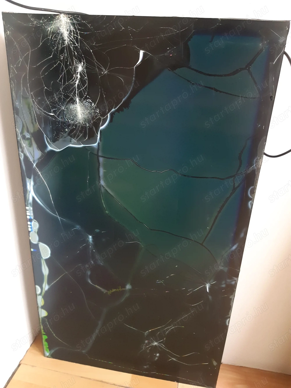 Videofal Samsung UM55H-E sorozat 55" 140cm 4K bekapcsol hibás