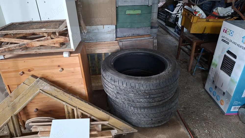 Trazano téli gumi 255 55 19" 1db vennék is 1db van. 