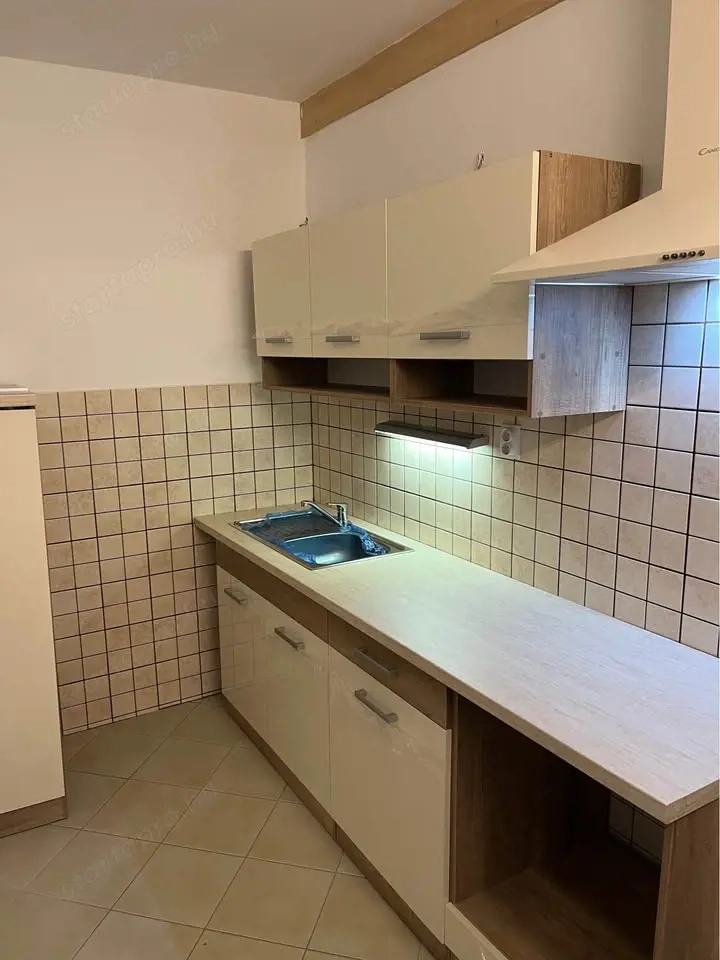 Megújult, azonnal költözhető lakás Marcalváros kedvelt részén!