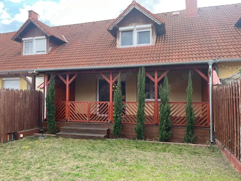 Dunaharaszti Bezerédi lakóparkban 2008-ban épült 141 nm 4 szobás sorház 193 nm telekkel