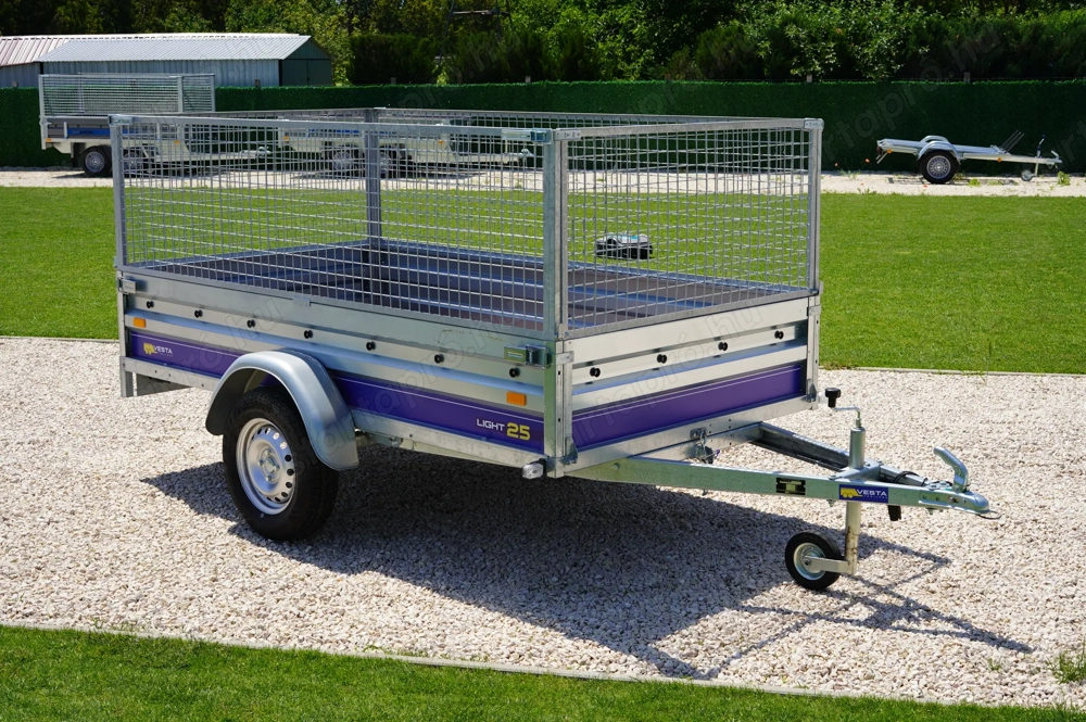 Új billenős utánfutó (250x135cm) - rácsos magasítóval - akciósan bruttó 658.000 Ft