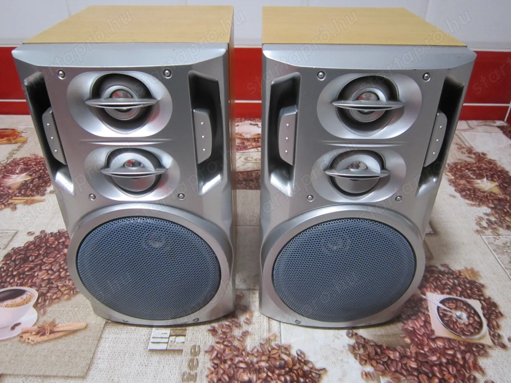 Kis méretű szép hangfal-pár Hódmezővásárhelyen 