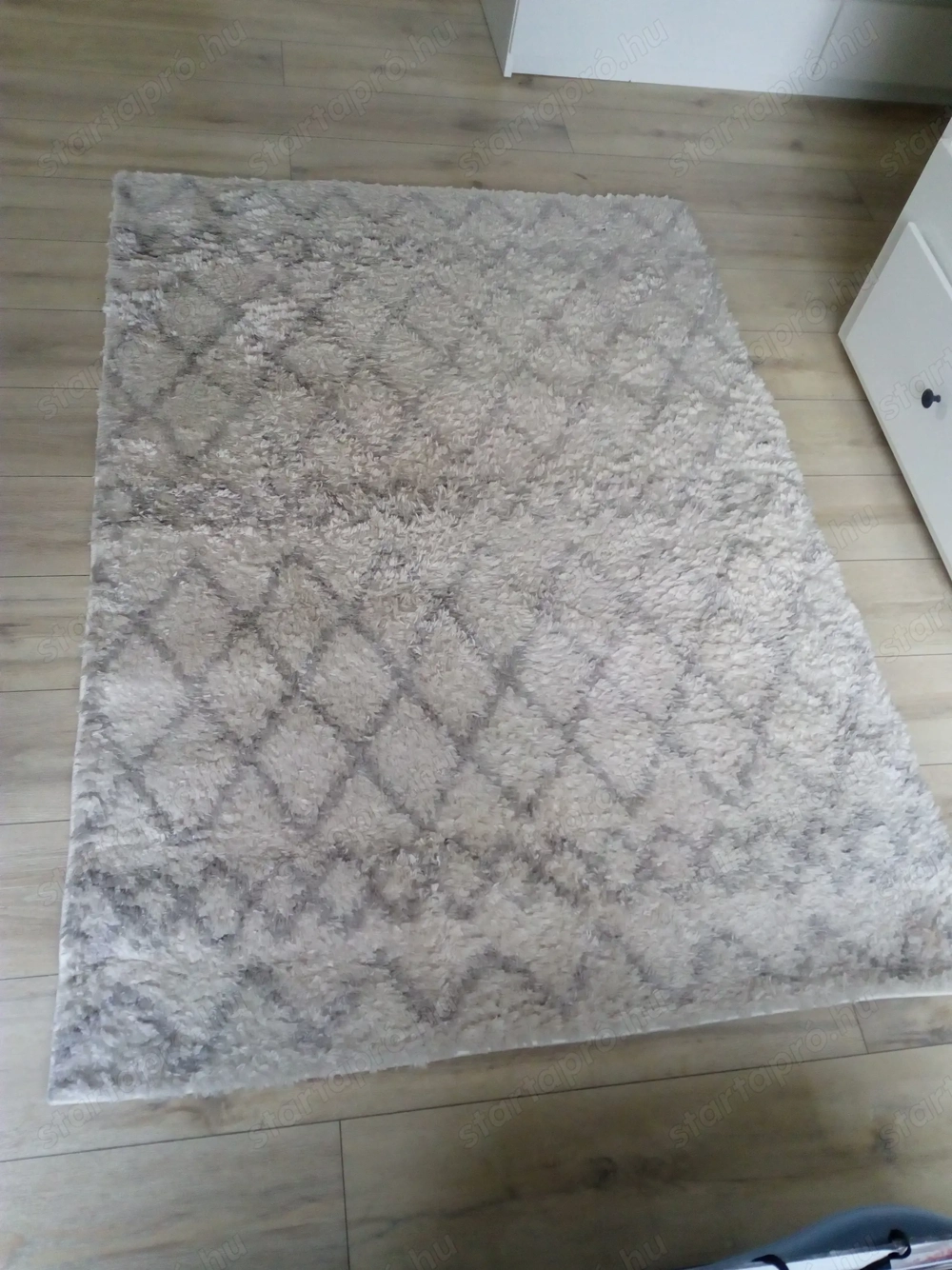 120x170cm fehér-szürke szőnyeg eladó