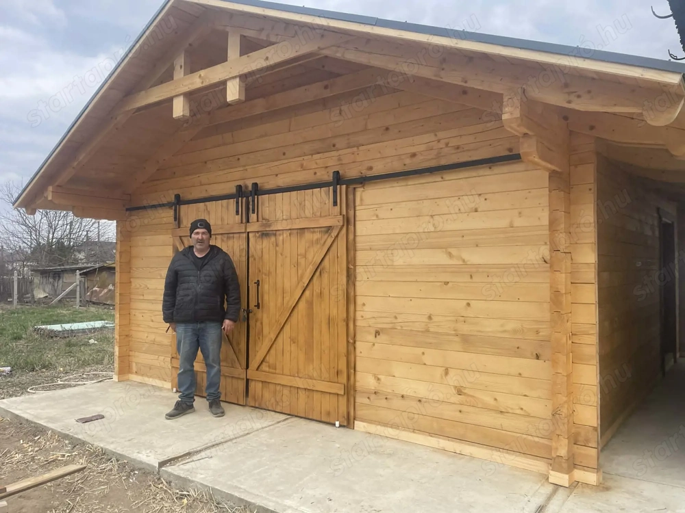  Eladó felújított családi ház új rönk terasszal és új gerendaházzal 