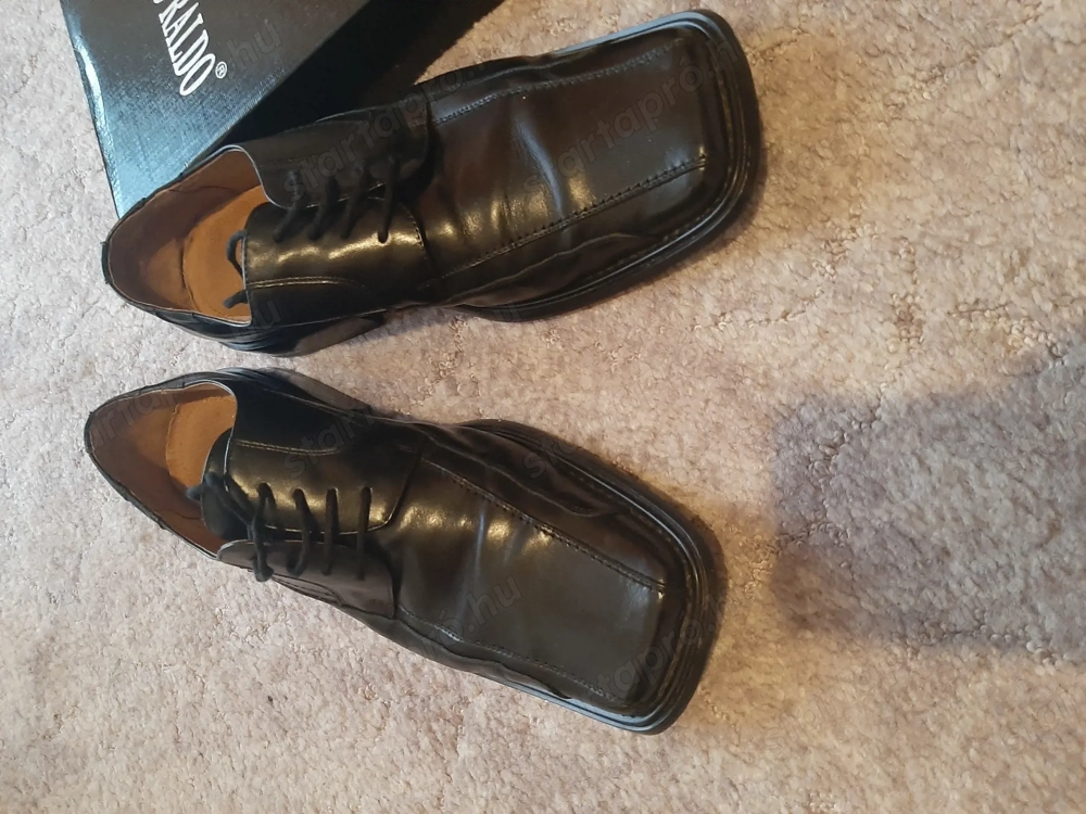 Alkalmi bőrcipő eladó!