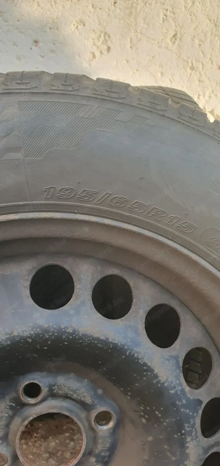 Eladó téli autógumi. 195 65R15 45.000Ft alkukepes