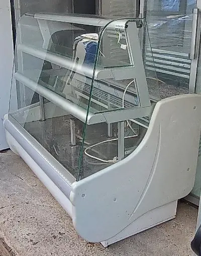 1,3m Hűtőpult Süteményes Vitrin