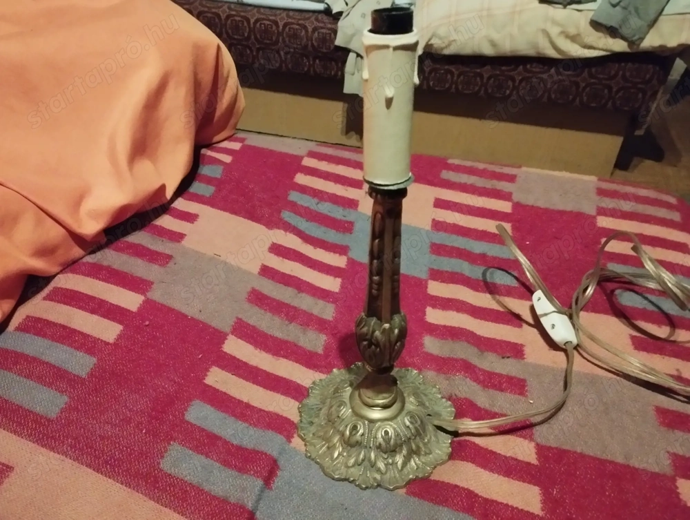 Eladó antik lámpa 