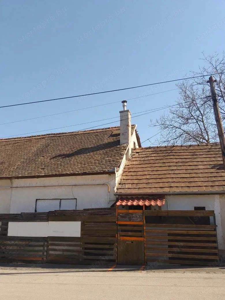 Bp.XI.Felújítandó lakás..