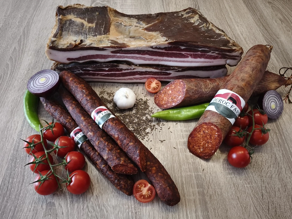 Kolbász, szalonna viszont eladó 