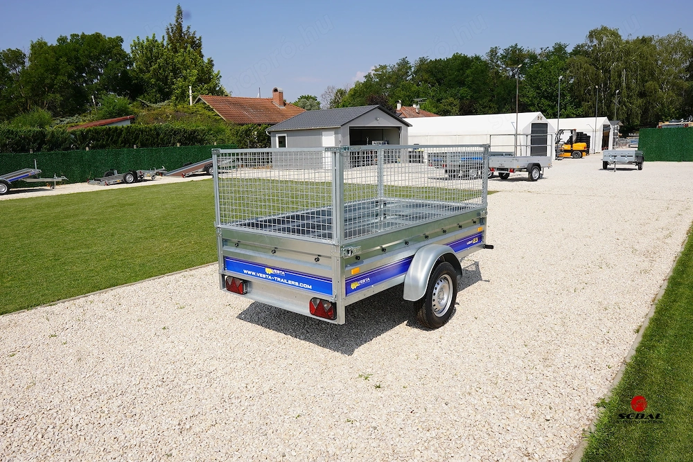 Új billenős utánfutó (230x130cm) rácsos magasítóval 638.000 Ft helyett 608.000 Ft