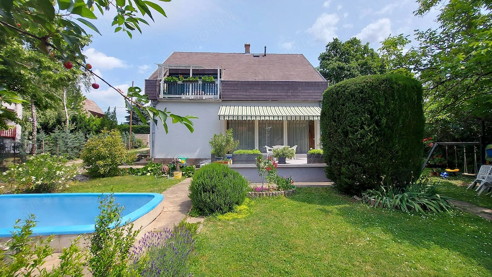 Kiadó családi ház ősfás kerttel Vérhalom legszebb részén!