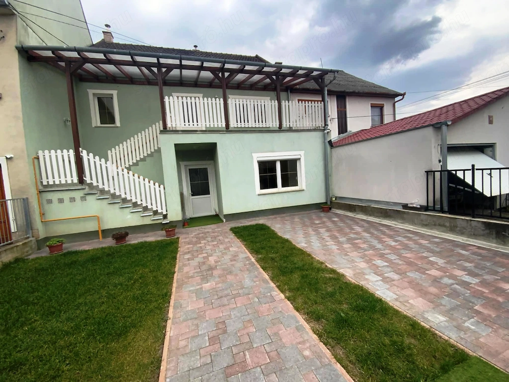 Kiadó családi ház Vác Deákváron, kiváló lokációban.  