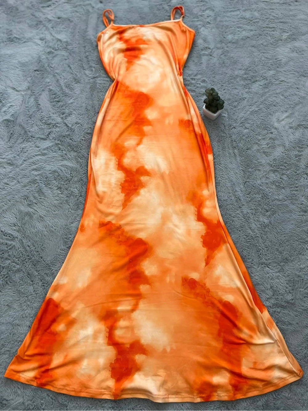 Spagettipántos hosszú egyberuha