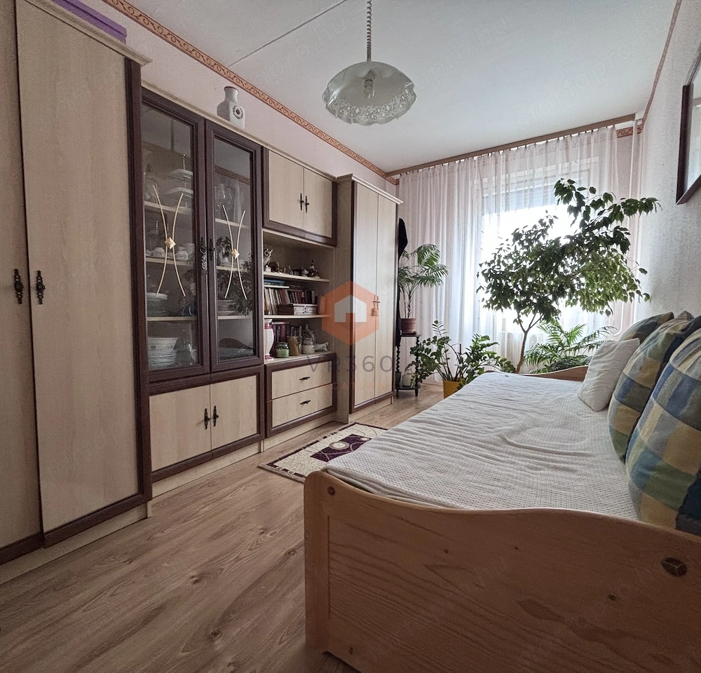 Pécs-Kertvárosi háromszobás lakás