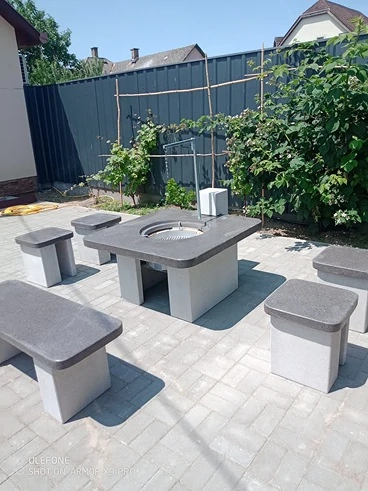 Minimál műkő szalonnasütő bográcsozó