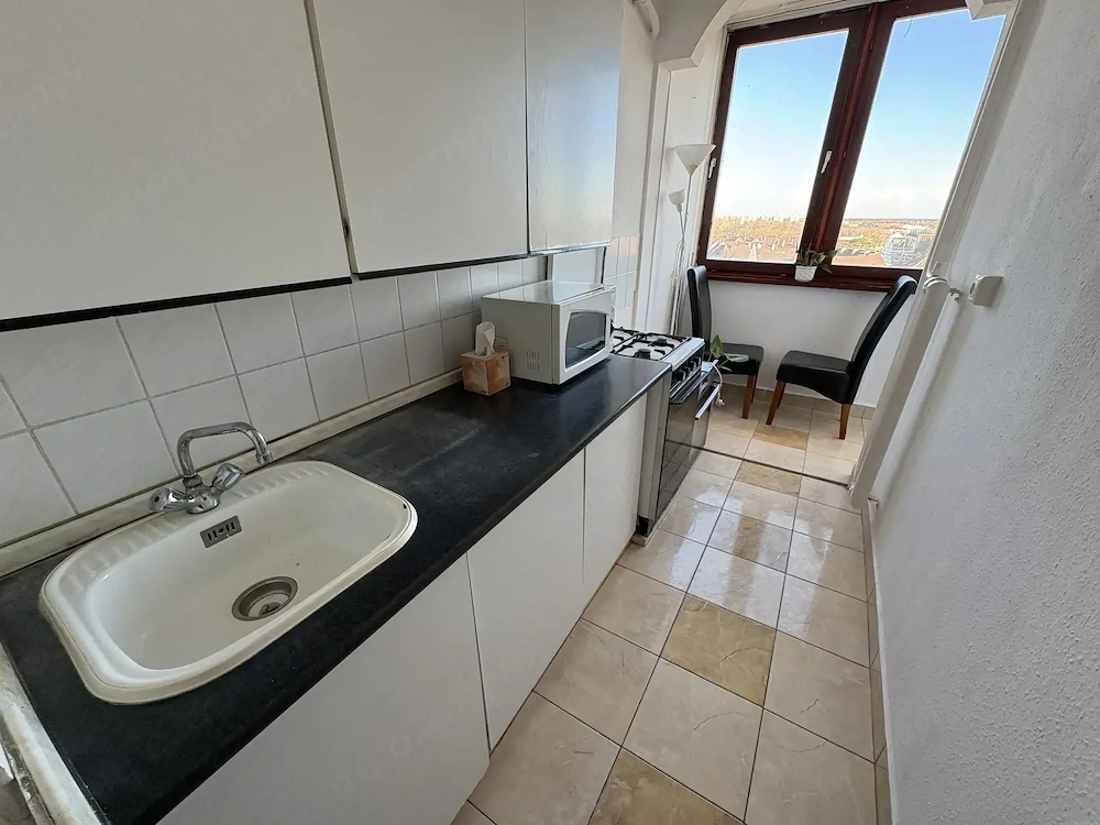 Nyíregyházán a Kossuth utcán, 1+1 szobás 9.emeleti panellakás eladó!