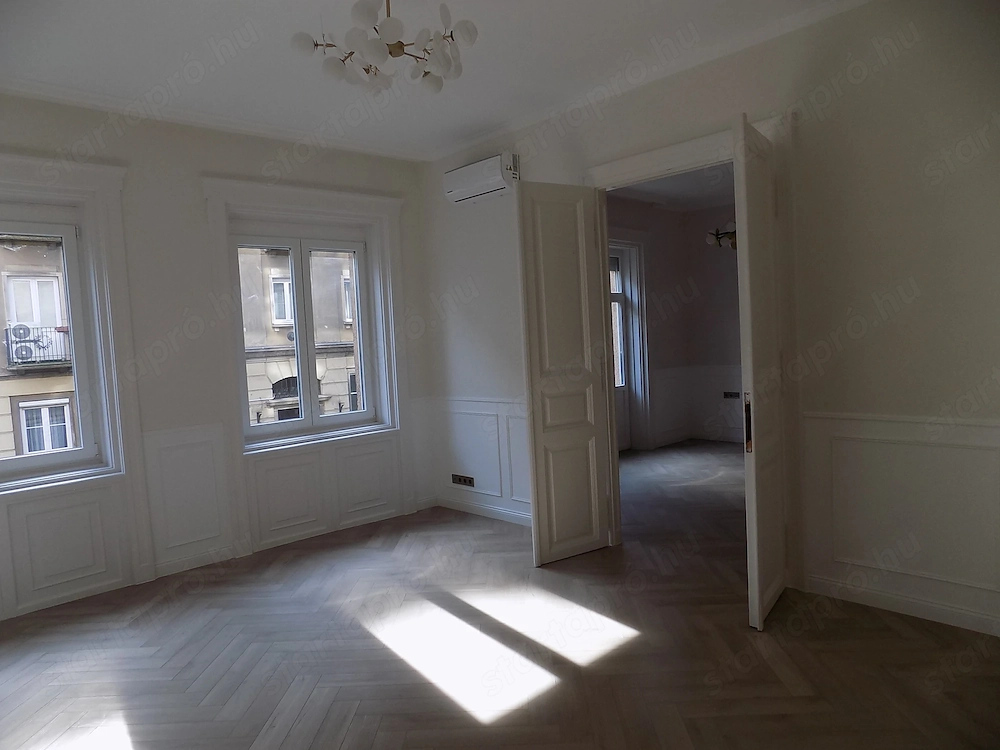 XII ker VÁROSMAJOR utcai  felújittott különbejáratú 3 szobás  utcai ezonnal költözhető lakás eladó!