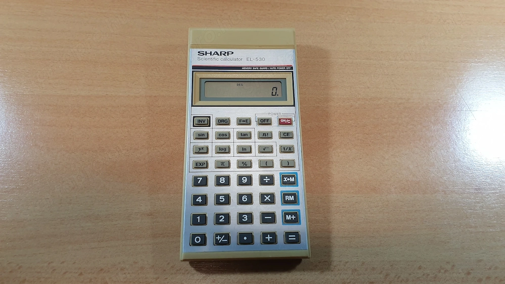Sharp EL-530 számológép eladó gyűjtőnek, nem működik