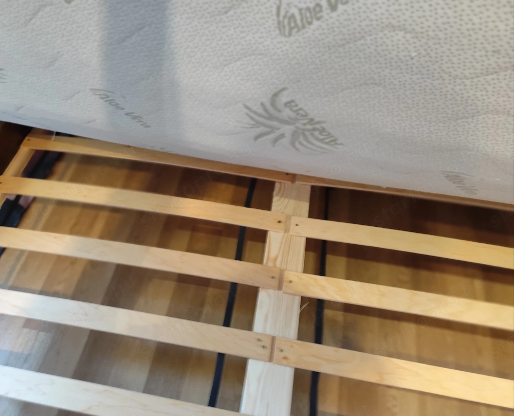 Ágy matraccal -mérete 180x 200