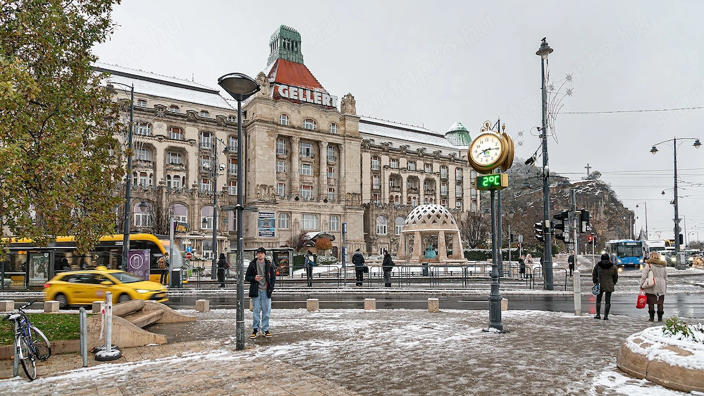 Rendszeres pár órás távmunka, heti fizetés