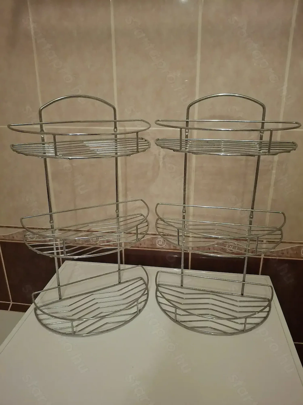 Fürdőszobai kelléktárolók 2db, jó állapotban ELADÓK!