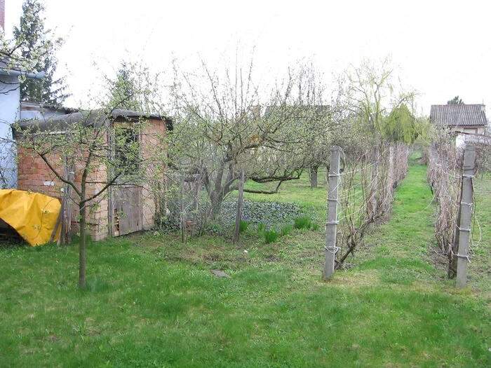 Győrszentiván Kertvárosban hétvégi ház eladó