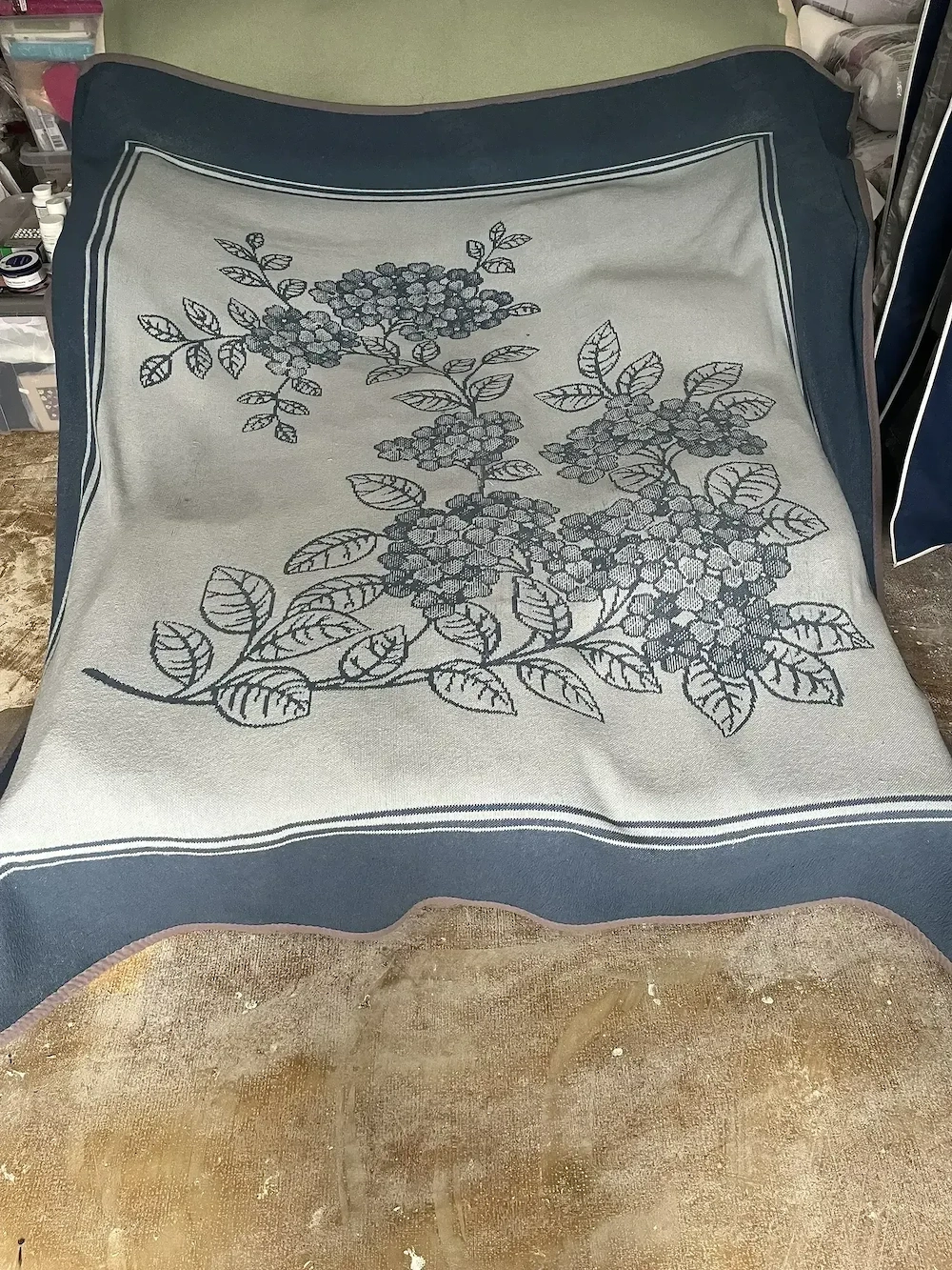 Eladó Kék ágytakaró