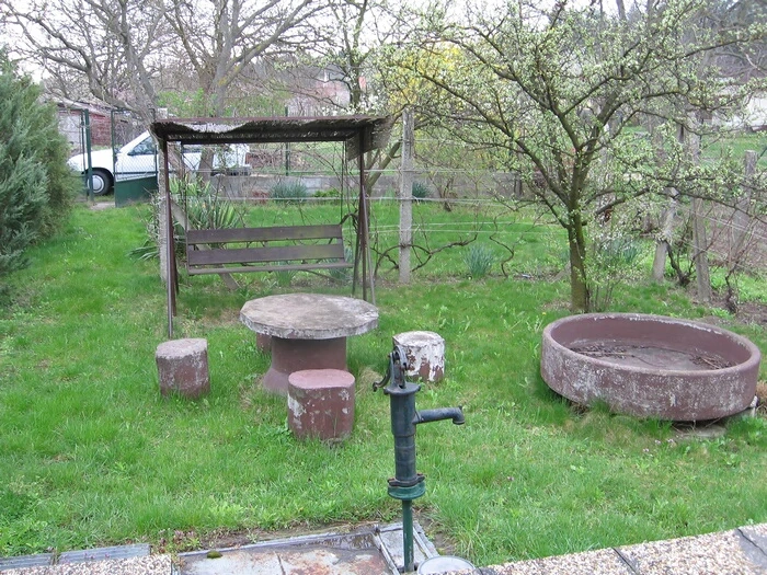 Győrszentiván Kertvárosban hétvégi ház eladó