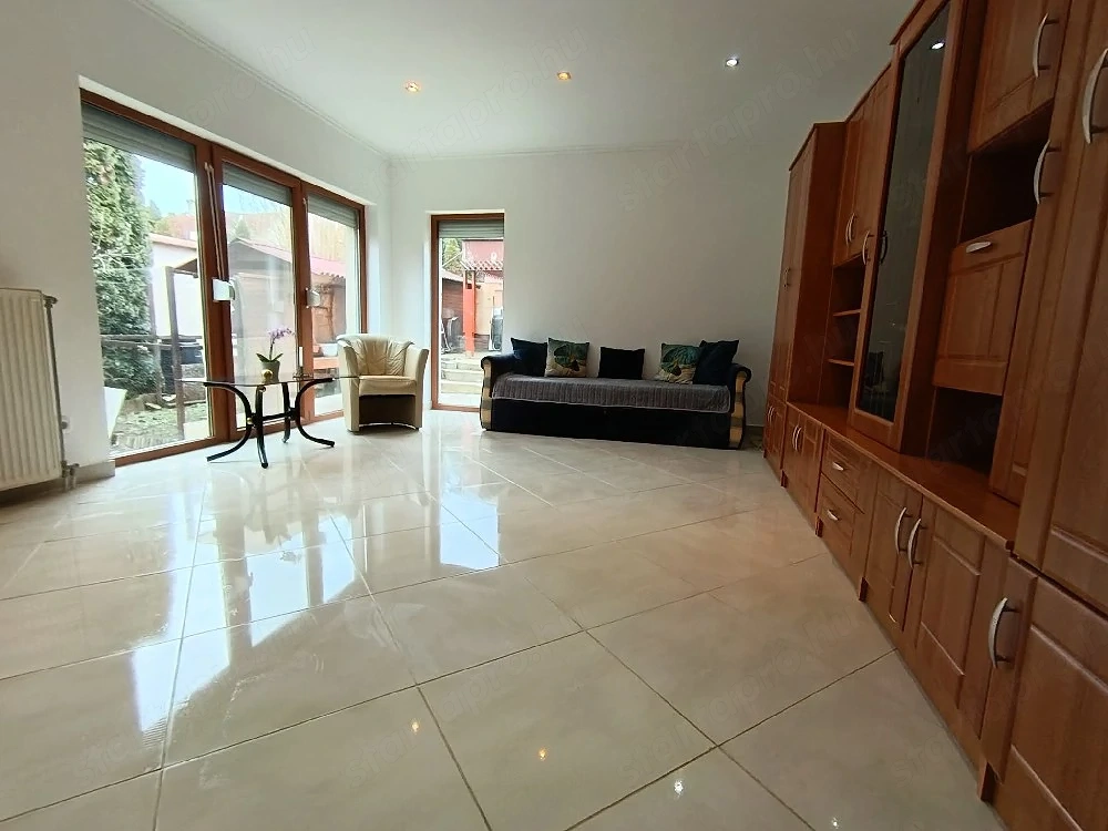 Maglódon rusztikus stílusú napos ház eladó! 