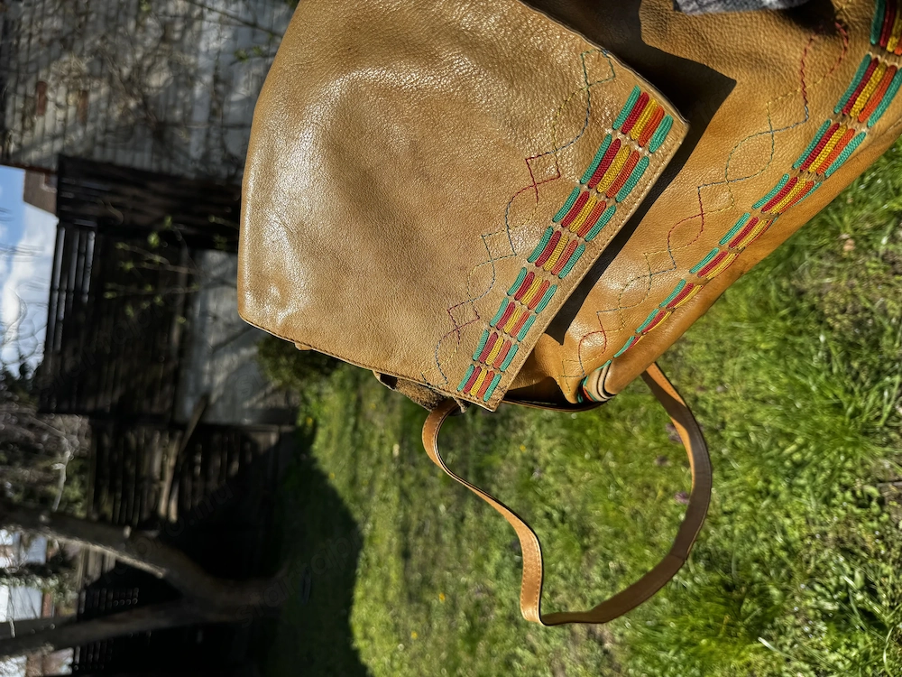 Ritkaság, eredeti bőr hippitáska a 70-es évekből