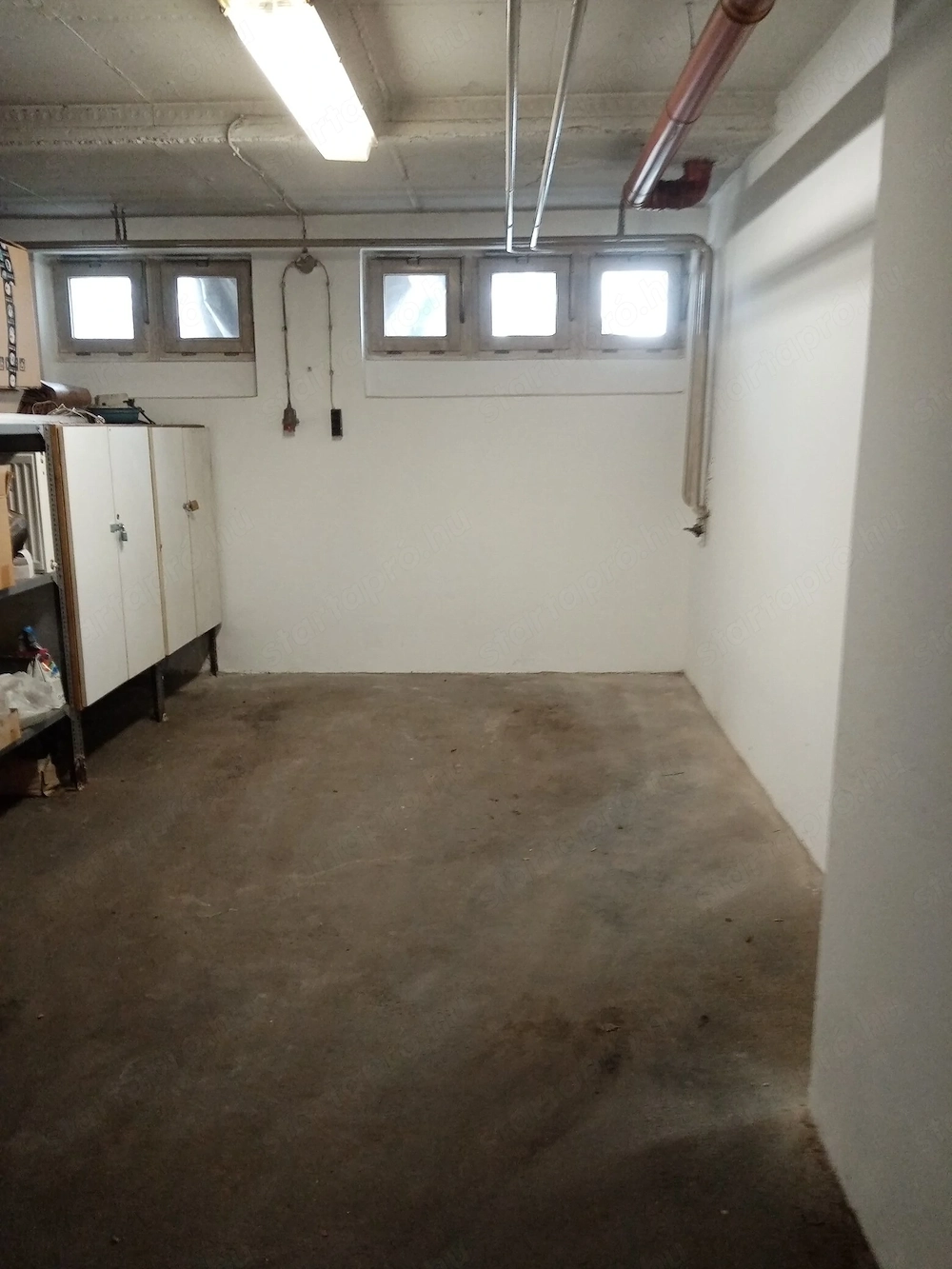 Kiadó teremgarázs Kelenföldön