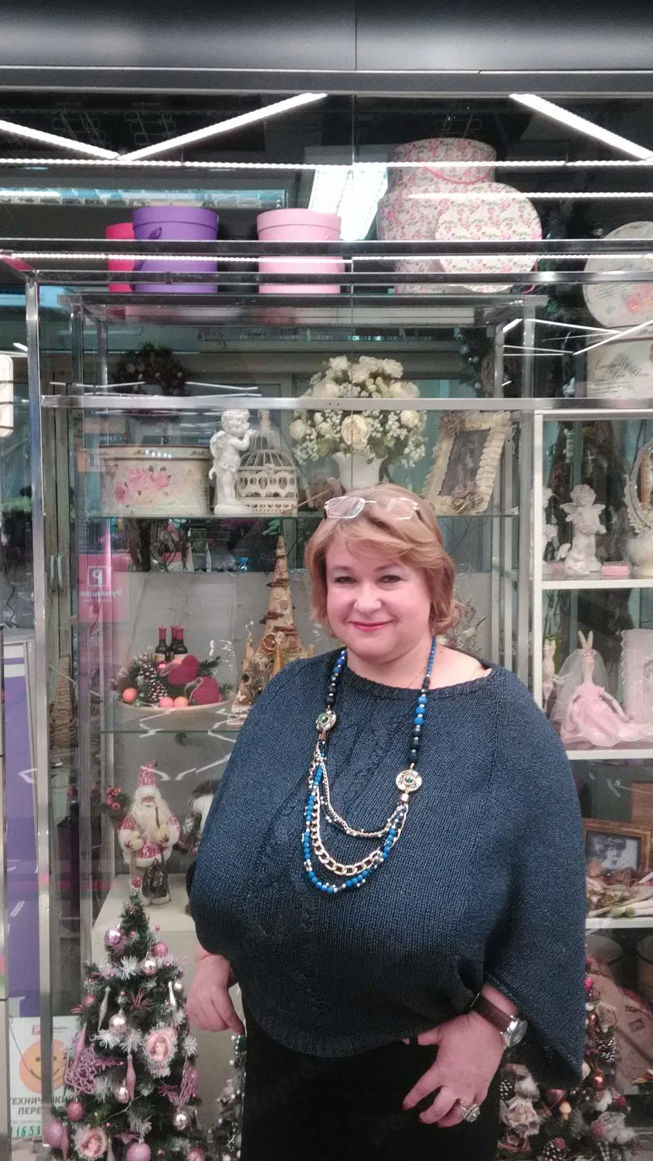 Asszisztensi pozícióra hölgy munkatársat