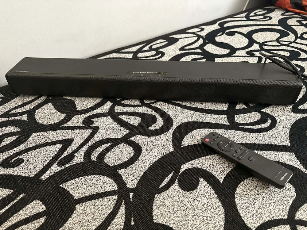 Eladó egy Hisense HS214 hangptojektor. 