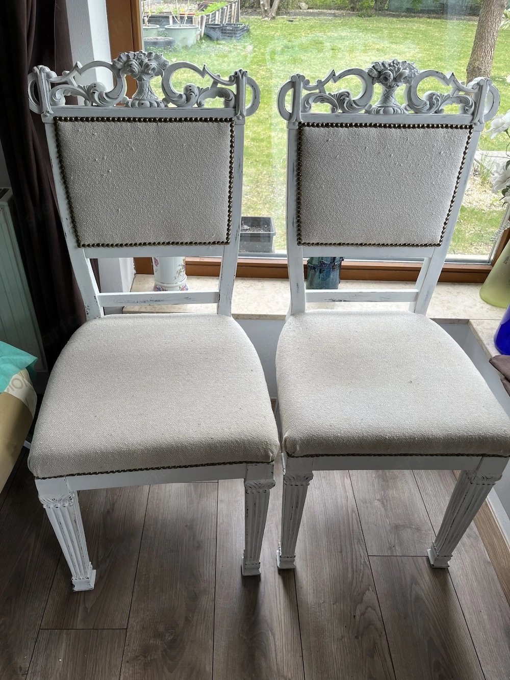 Antik székek felújítva, újra kárpitozva