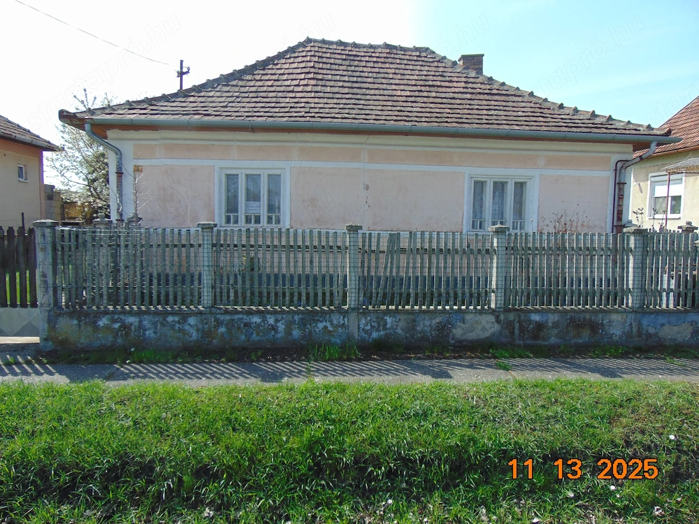 Kertes ház  eladó Görbeházán.