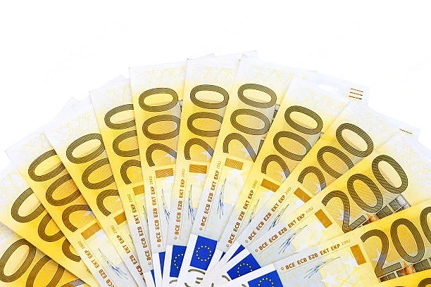 HITELEK: Mezőgazdasági, ipari és ingatlanügyletek, 10 000 eurótól 95 000 000 euróig.