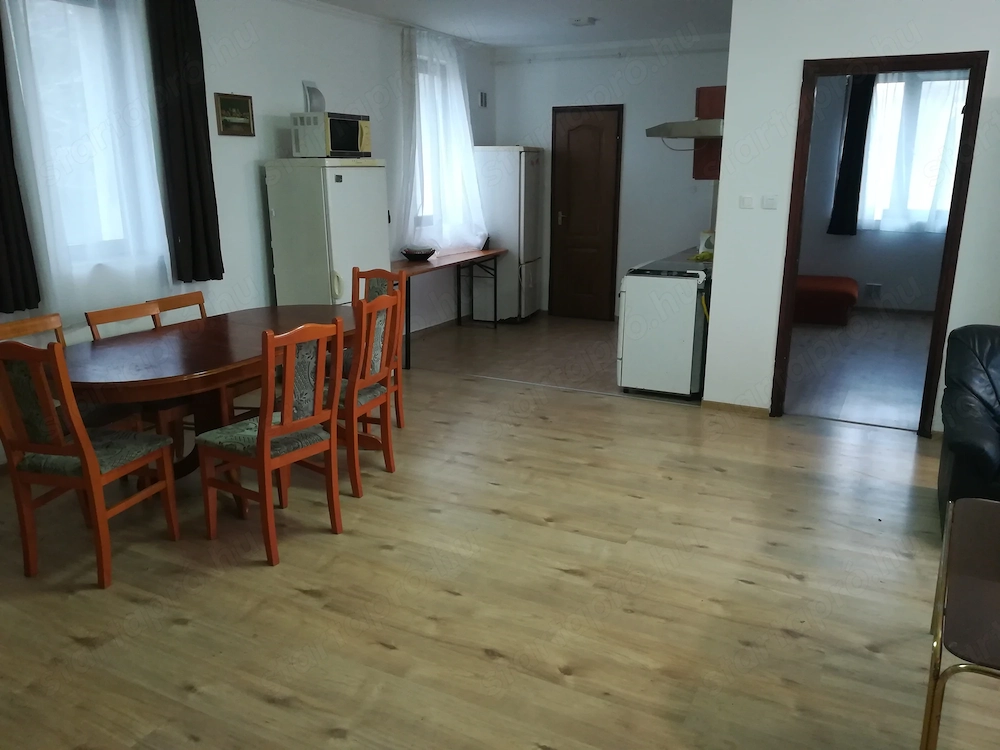 Nyíregyháza-Sóstóhegy övezetében, nappali+5 szobás szintes családi ház eladó!